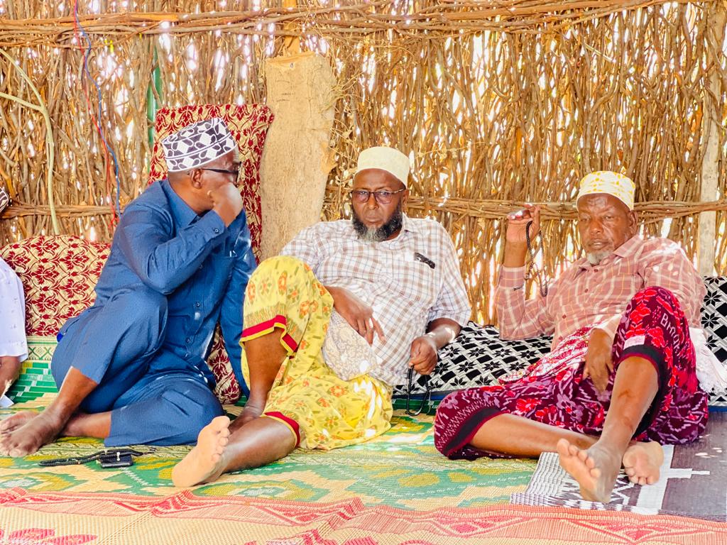 KIGSConsulting's tweet photo. The Interior Minister of Galmudug State, Abdi Mohamud Jama (Wayeel),  successfully concluded the three-day consultation meeting to liberate the Eastern District in Galmudug. The Minister highlighted the positive outcomes of the meeting. @MrQoorqoor  #Galmudug🕊️🇸🇴 https://t.co/ygkjPNHbLb