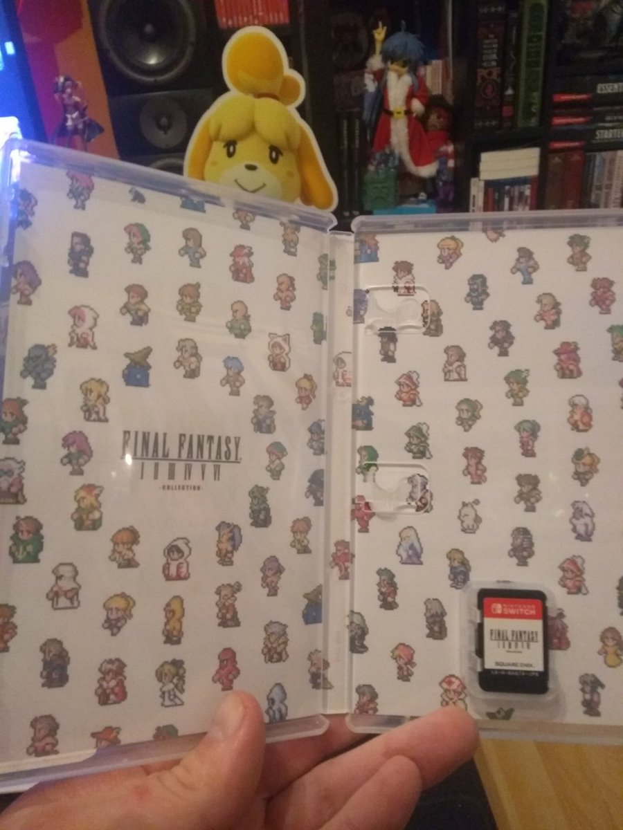 Akibaferret's tweet photo. I FINALLY got my hands on a physical copy of the Final Fantasy pixel remaster collection and i couldn't be happier!😊
And the asia version even comes with print inside, the pal release was just white. https://t.co/l2Y5mqIeyf