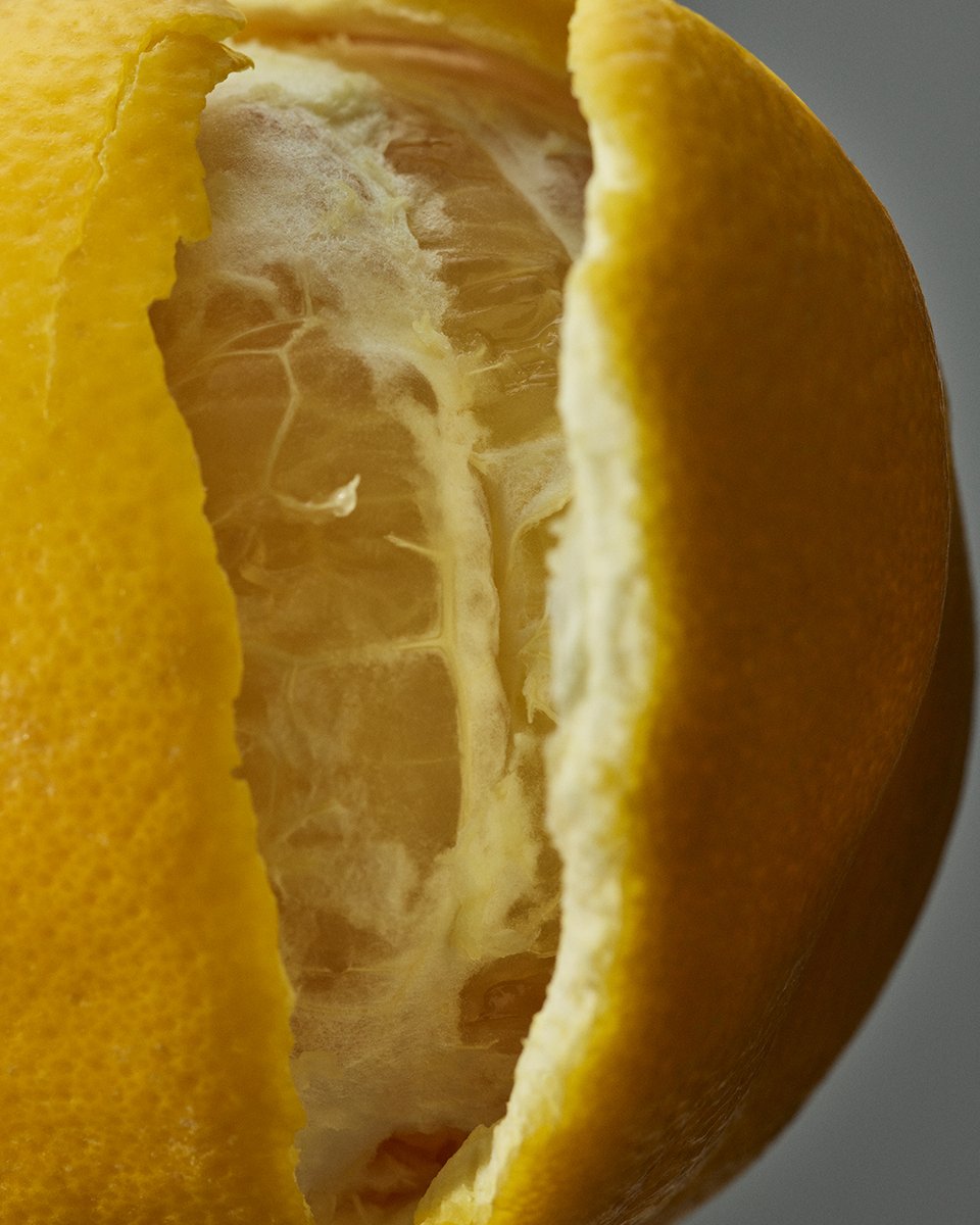 For the third consecutive year, Norrbottens Destilleri presents its limited edition gin bursting with citrus goodness. The inspiration behind this creation originated from Dennis quest to craft the perfect gin for mixing the best Bee's Knees cocktail.