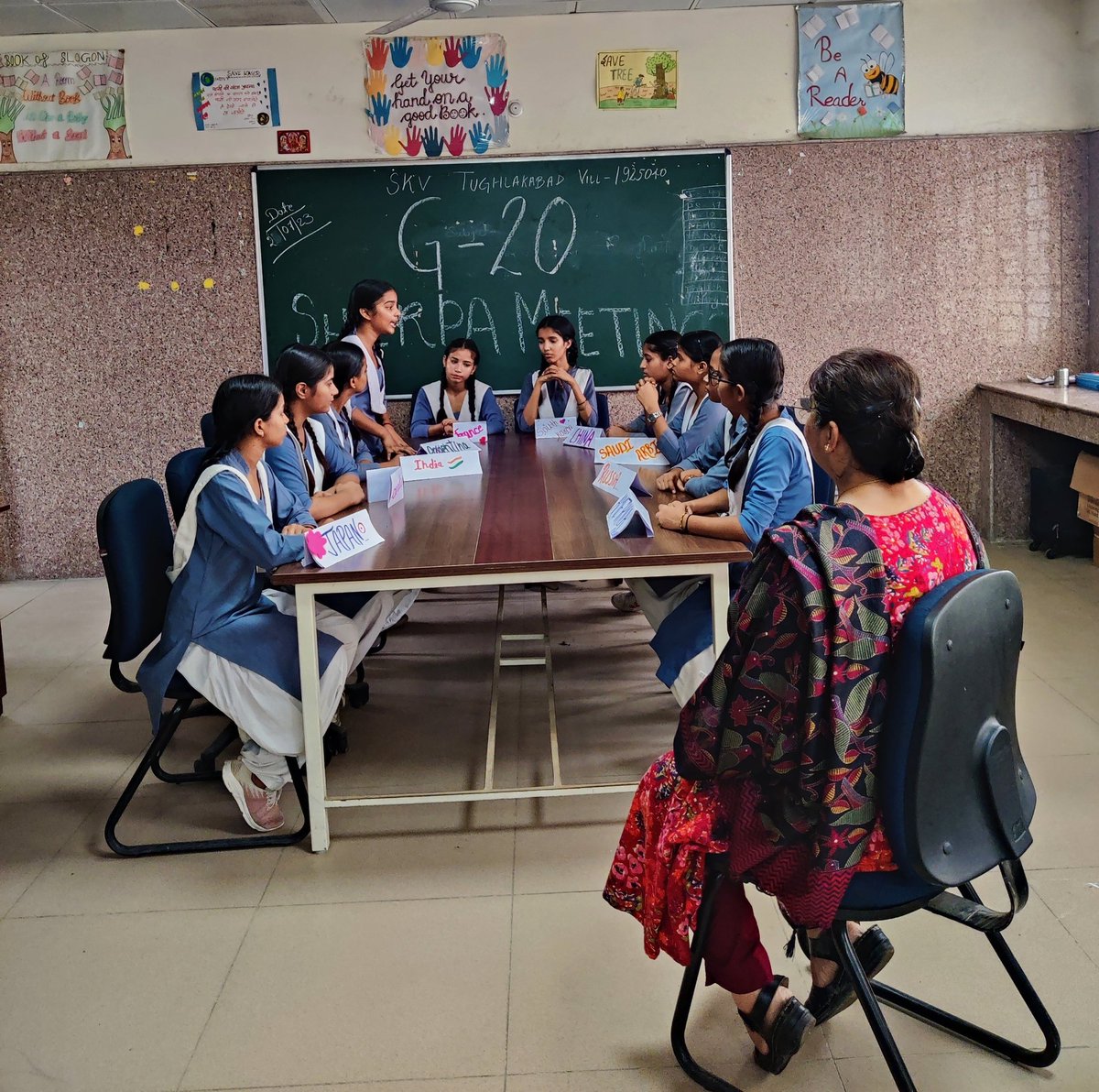 Anshul_1054's tweet photo. My #girls of #SKV Tughlakabad Village having a #Sherpa meeting and discussing #ClimateCrisis as a part of their #G20 activity. 

The #meeting was chaired by HoS @1925040School Dr Amita Puri. 

@Dir_Education 
@g20org 
@UNFCCC 
@DelEduRevolutn 
@gupta_iitdelhi https://t.co/vDWLGKvihb