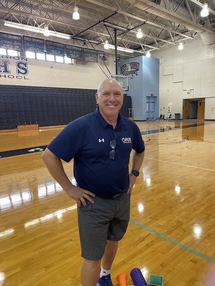 polkphysed's tweet photo. Middle School PE teachers learning from @djhberg @OPENPhysEd @PolkSchoolsNews @pcps_athletics #conecatcher #purposefulPE https://t.co/QQdihL8N52