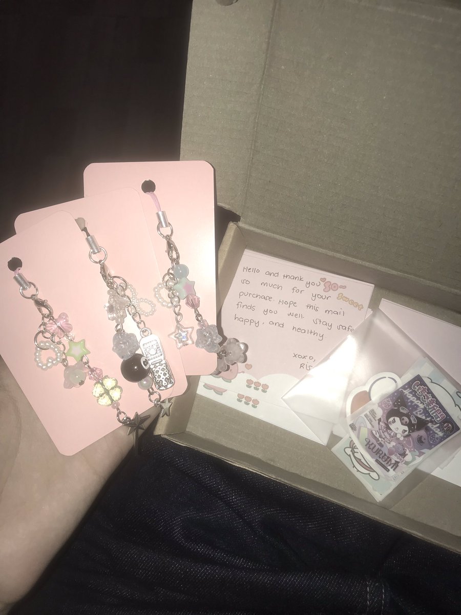 oeu7n's tweet photo. thank yewww sm ris !!! super ganda daw pati lola ko nacute-an 🤯 ambilis dumating agad like 2 days lang andito na, will buy ulet 💘 @Fairy_Beaunon #gotitfromris https://t.co/Rh8vCrmrKE