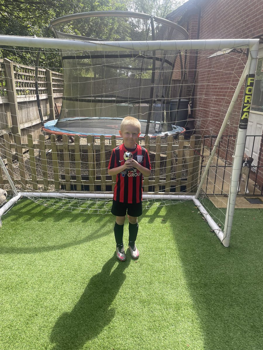 bonnyjamber's tweet photo. Loving his football this one, most improved trophy in group 1 at the FDP. Literally has skipped out of the door every morning to attend the course ⚽️😎🏆@TheFDP2005 https://t.co/9XwyMfCw2E