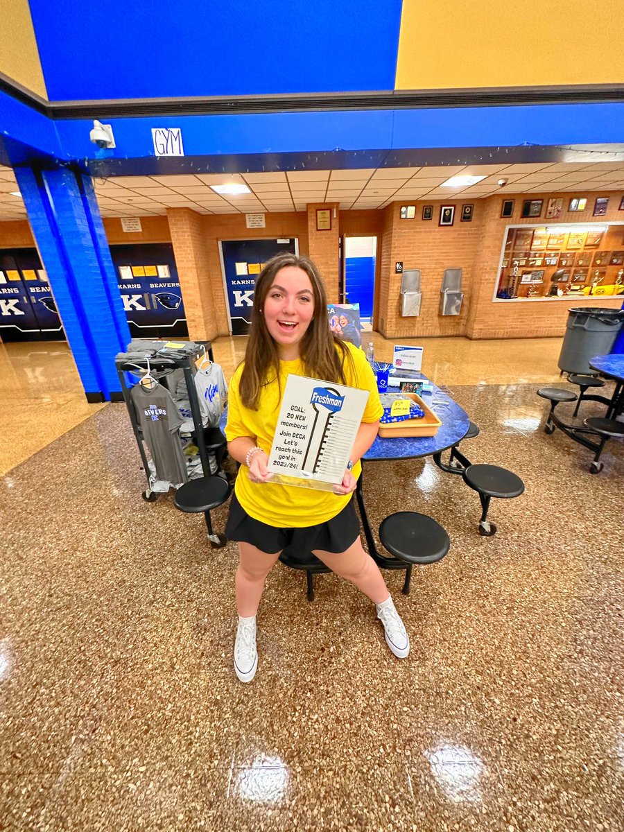 karnsdecakhs's tweet photo. •FRESHMAN ORIENTATION• https://t.co/BTdJF4D5wL
