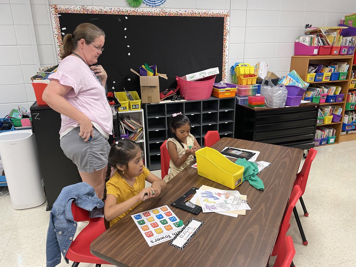 Fairdale_Elem's tweet photo. Our kindergarten students got a sneak peak at school this week! #kindergartencamp #fairdaleworld #zone1derful https://t.co/iQO6AcNKV0