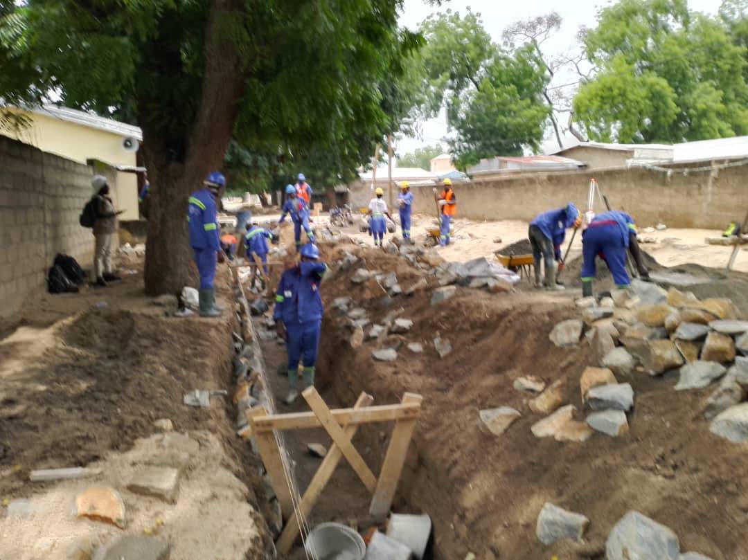 date_africa's tweet photo. 🇨🇲Cameroun : Reconstruction de la ville de Maroua* ,  le Maire de la ville *Dr SALI BABANI* a visité ce vendredi 04 Août 2023 tous les Chantiers en cours d’exécution. 
#utdamaroua #utdacameroun #utdainfo #utdac2d #utdac2durbain https://t.co/g9ZZN36b3q