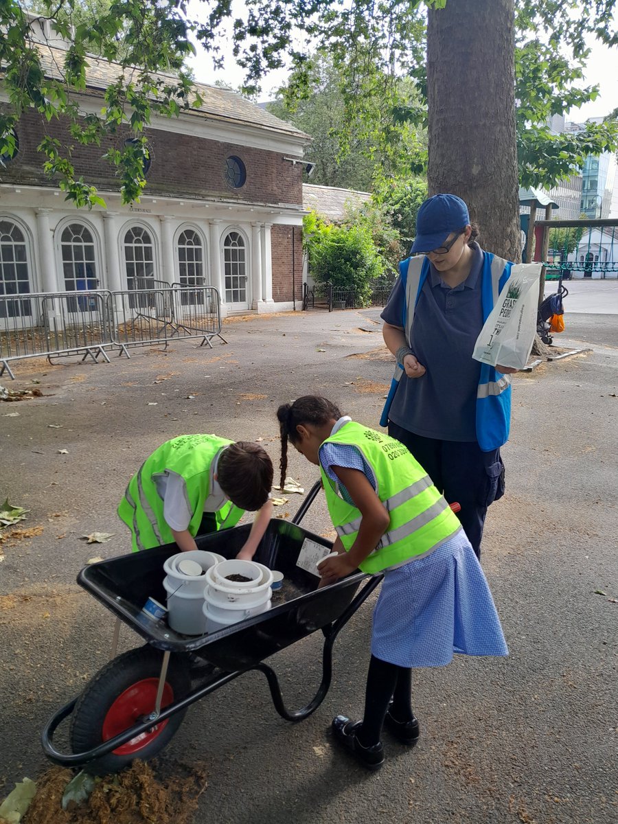 Thanks to the generous grant from the @LMFoundation_ our Out of School Club kids are embarking on their first volunteering project! It's heartwarming to see our future generation taking environmental stewardship so seriously. 🌍💚Thank you for making it possible!