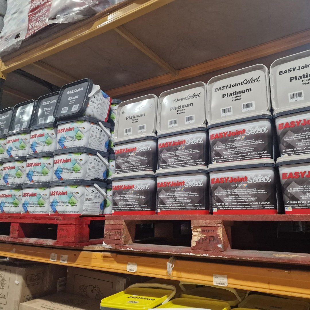 AzpectsLtd's tweet image. Fantastic EASYJoint display at @tippersuk

With some great feedback from Daniel🥰

"Fantastic to see Azpects Ltd EASYJoint Select Platinum now in stock at all Tippers branches and online for delivery or click and collect!"

#EASYJoint #JointingCompound #GardenTransformation