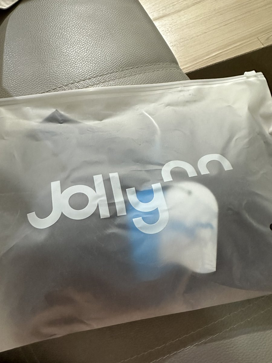 8NANU_'s tweet photo. ส่งต่อบรา Jollynn สีชาโคล2 ตัว ตัวละ350฿ ถ้าเอา2 ตัวเหลือ 650฿ ส่งฟรีค่า เราซื้อมาแล้วเล็กไป #ส่งต่อเสื้อผ้า #เสื้อผ้าสาวอวบ #jollynn #ไว้รีวิวห้ามขายของโว้ยย https://t.co/Z1MMfVNLni
