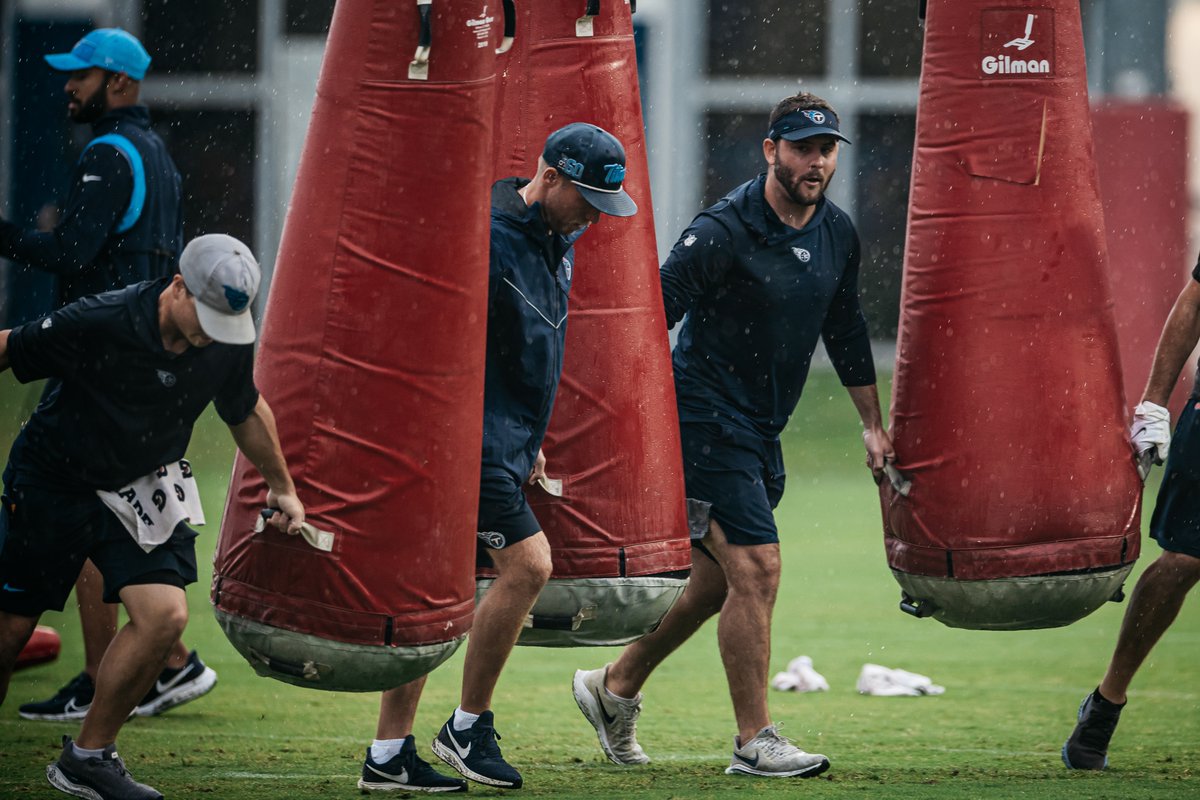 natebain's tweet photo. The boys out in the rain with the TEAMWORK 🤝 https://t.co/oIpqPURafe