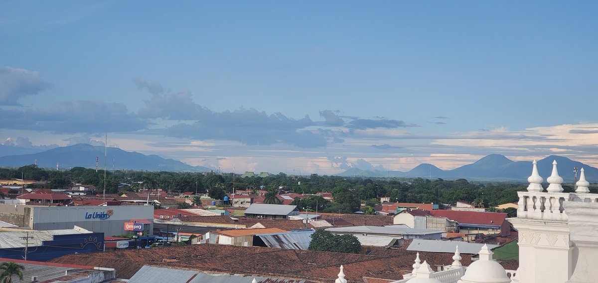 GueguenseSand's tweet photo. Nuestra bella #Nicaragua la ciudad de León hermosa vista donde los Nicaragüenses disfrutamos vivir en armonía ✌🕊🇳🇮

#UnidosEnVictorias @AndrsZamoraPer1 https://t.co/5A0rVfhvFP