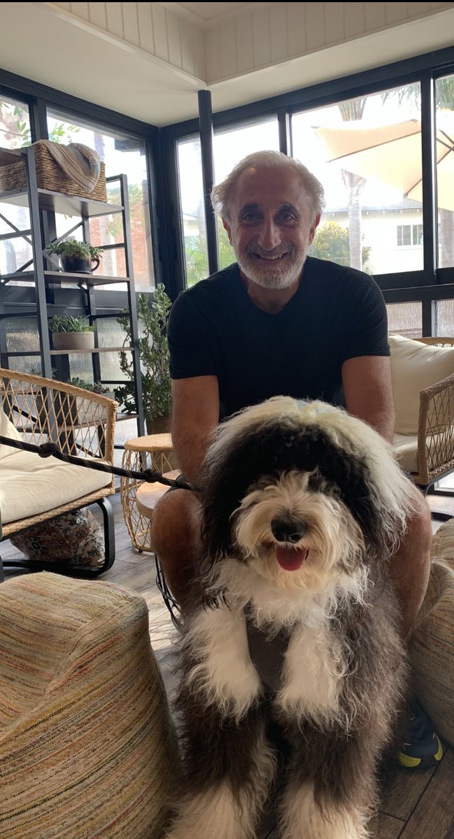 GadSaad's tweet photo. New friend. Have a great weekend everyone. https://t.co/yNOW501jrM