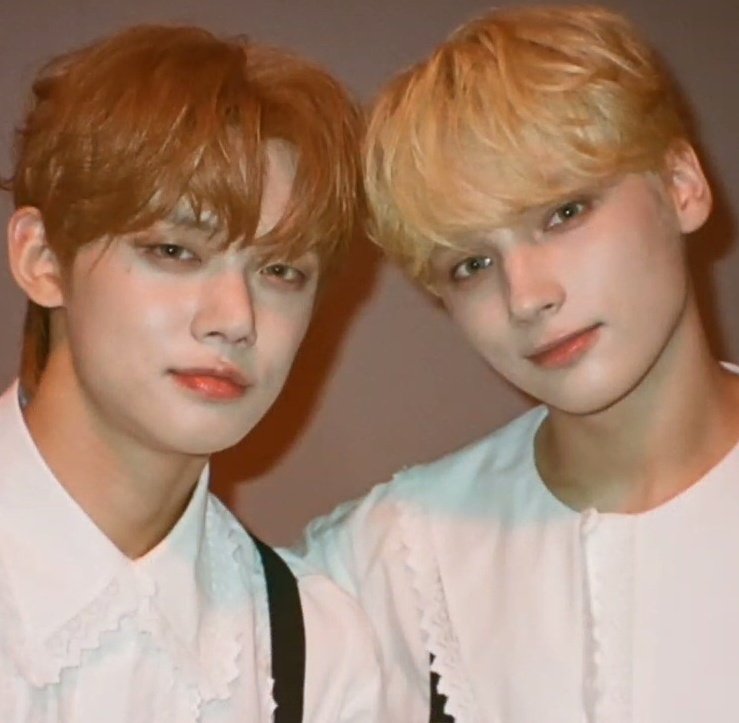 to_to0304's tweet photo. 저는 요 네장이요💛🧡💛📷🧡 https://t.co/toZ4fBHhim