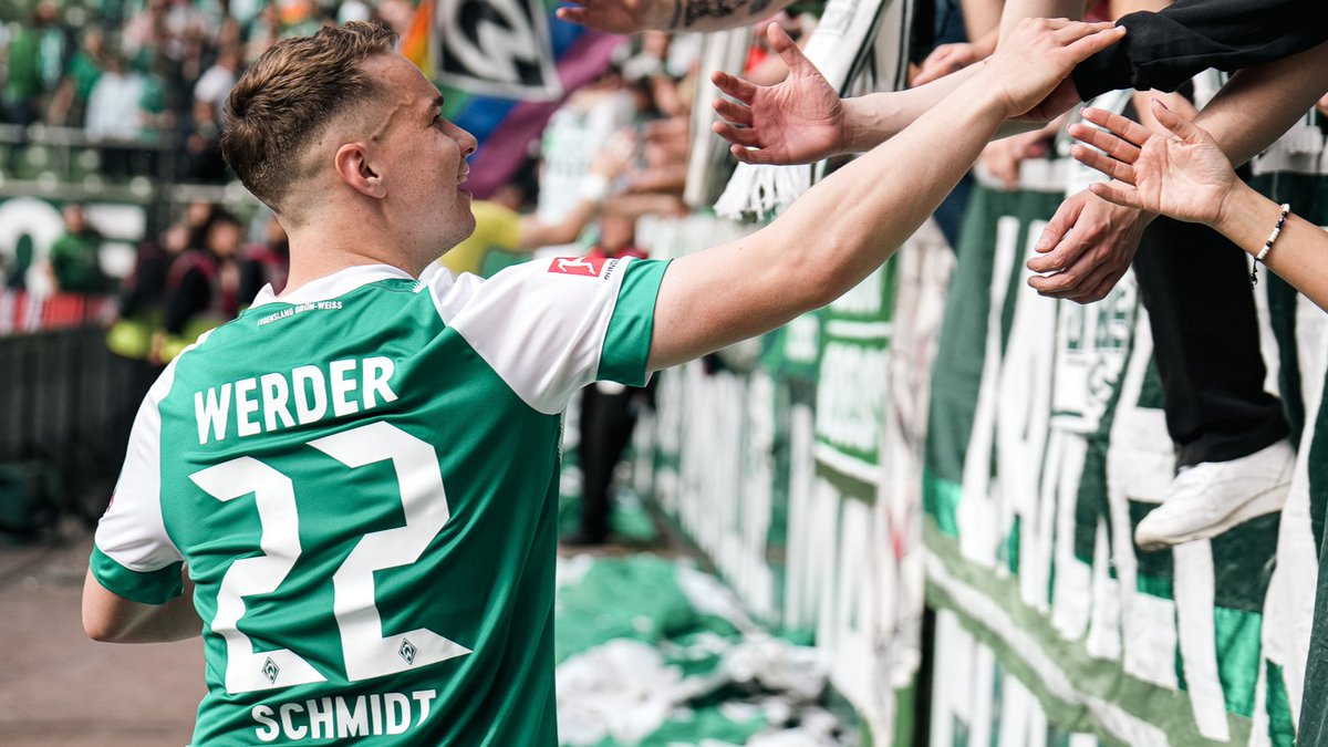werderbremen's tweet photo. Danke, Niklas! 💚

Wir wünschen dir für deine Zukunft nur das Beste. 🍀🤝

#Werder | #Schmidt https://t.co/Ht44lo4QFd