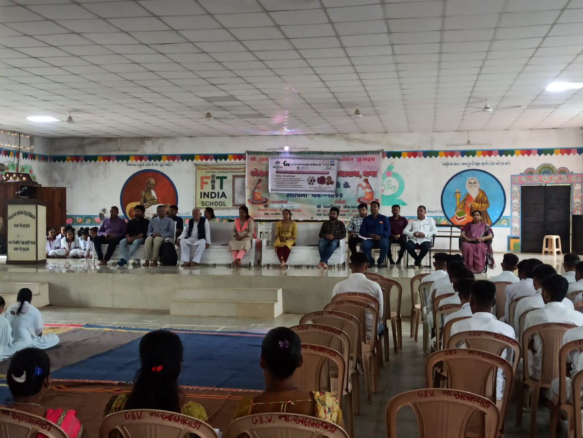 BharuchNrlm's tweet photo. આજ રોજ જિલ્લા-ભરૂચના નેત્રંગ તાલુકાના, થવા ગામે એકલવ્ય સ્કૂલ ખાતે ગુજરાત એગ્રો ઇન્ડસ્ટ્રીઝ કોર્પોરેશનના માન.એડિશનલ જનરલ મેનેજરશ્રી હેતલબેન દેસાઈ મેડમની હાજરીમાં PMFME યોજના અંતર્ગત એક દિવસીય વર્કશોપનું આયોજન કરવામાં આવ્યું.@GlpcLivelihood @CollectorBharch @DDOBHARUCH1 @avdangi https://t.co/ozgzUZ4nl2