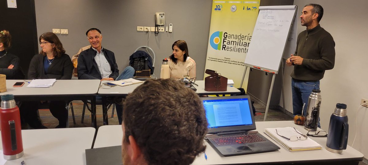 GFResiliente's tweet photo. 4 de agosto: Reunión del Grupo Motor de @GFResiliente. Directivos de las SFR y el equipo técnico del proyecto evaluamos las jornadas de difusión de otoño. Participan Andrea Ruggia y Verónica Aguerre de @INIA_UY, y los técnicos de @INAC_Uruguay Inés Invernizzi y Rafael Sarno. https://t.co/bA1bM7XrlO