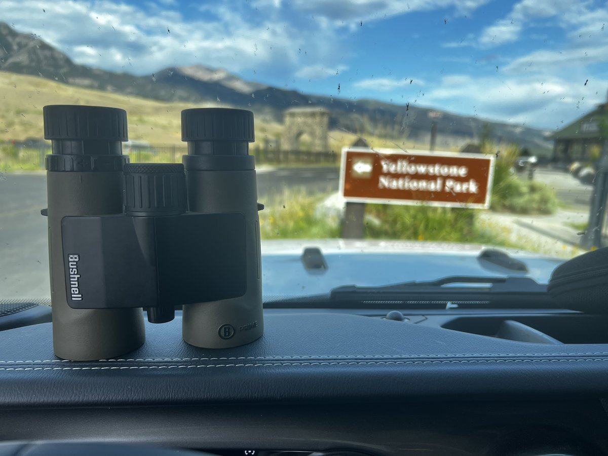 Bushnell's tweet image. “A trip through Yellowstone National Park with my Prime binoculars.”
📸 - Jessica Ishmael