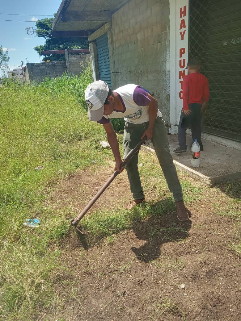 nirsusrrr's tweet photo. #ActivaZonaV #CercaDeTiVzla en su sexto día en el Sector Francisco de Miranda inicia su actividad comunitaria "Dando una mano amiga". @mivenoriental @Iasd_anaco @CercaDeTiVzla https://t.co/WSqMeraIcE