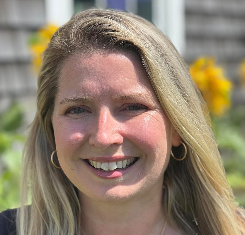 GWCHFreePress's tweet photo. Greenwich High School history teacher Karen Boyea has been named 2023 CT History Teacher of the Year! Cardinal pride!  https://t.co/mpIiQmqNiV https://t.co/KrYfdPKxiL