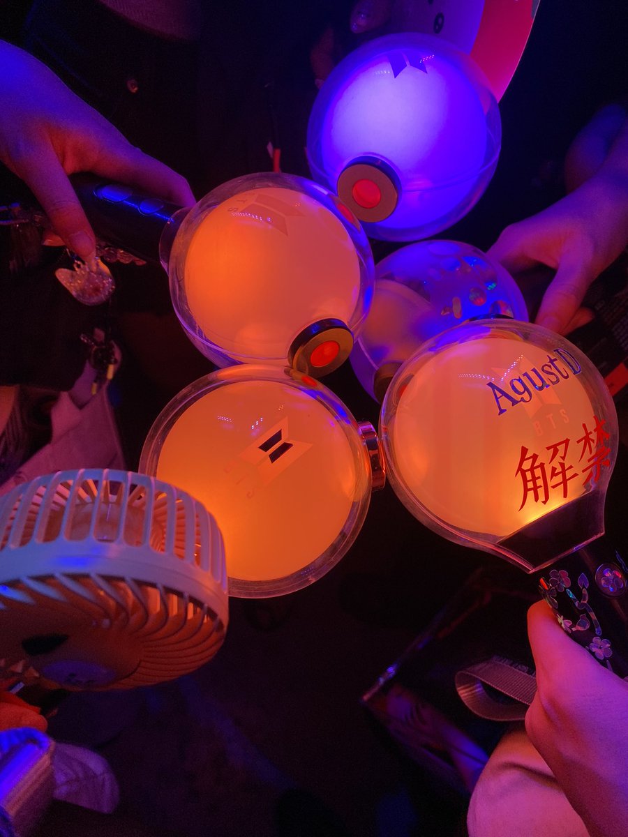 vitaminfilter's tweet photo. 슈가 피셜 애프터파티처럼 준비했다는 서울 앵콜콘서트 첫콘 스탠딩으로 야무지게 보고왔어요!! 슈가가 어제 설레서 잠못잤다는게 나도 그래서 귀엽고ㅋㅋㅋㅋ게스트로 정국이도 오고😆
주변 VIP 아미분들이랑도 친해져서 덕분에 재밌게 잘즐기고왔습니다 돌출최고👍 https://t.co/16BgUXgBm0