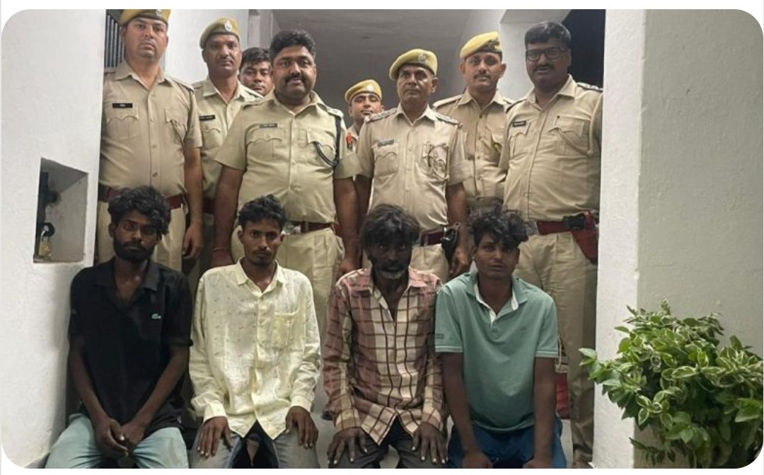 Delhiite_'s tweet photo. In Rajasthan, 4 devils have been arrested for rapìng a 14 y/o girl &amp; then bûrning her in a coaI furna¢e

Kanha s/o Ranglal
Kalu s/o Ranglal
Sanjay s/o Prabhu
Pappu s/o Amarnath
https://t.co/yNnjEolSvq https://t.co/NRDnJLzFm7