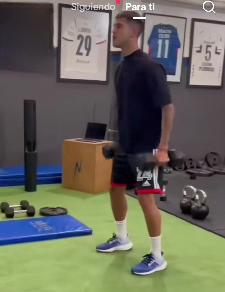 Que grande Exe Palacios haciendo la pretemporada con el short de Enzo