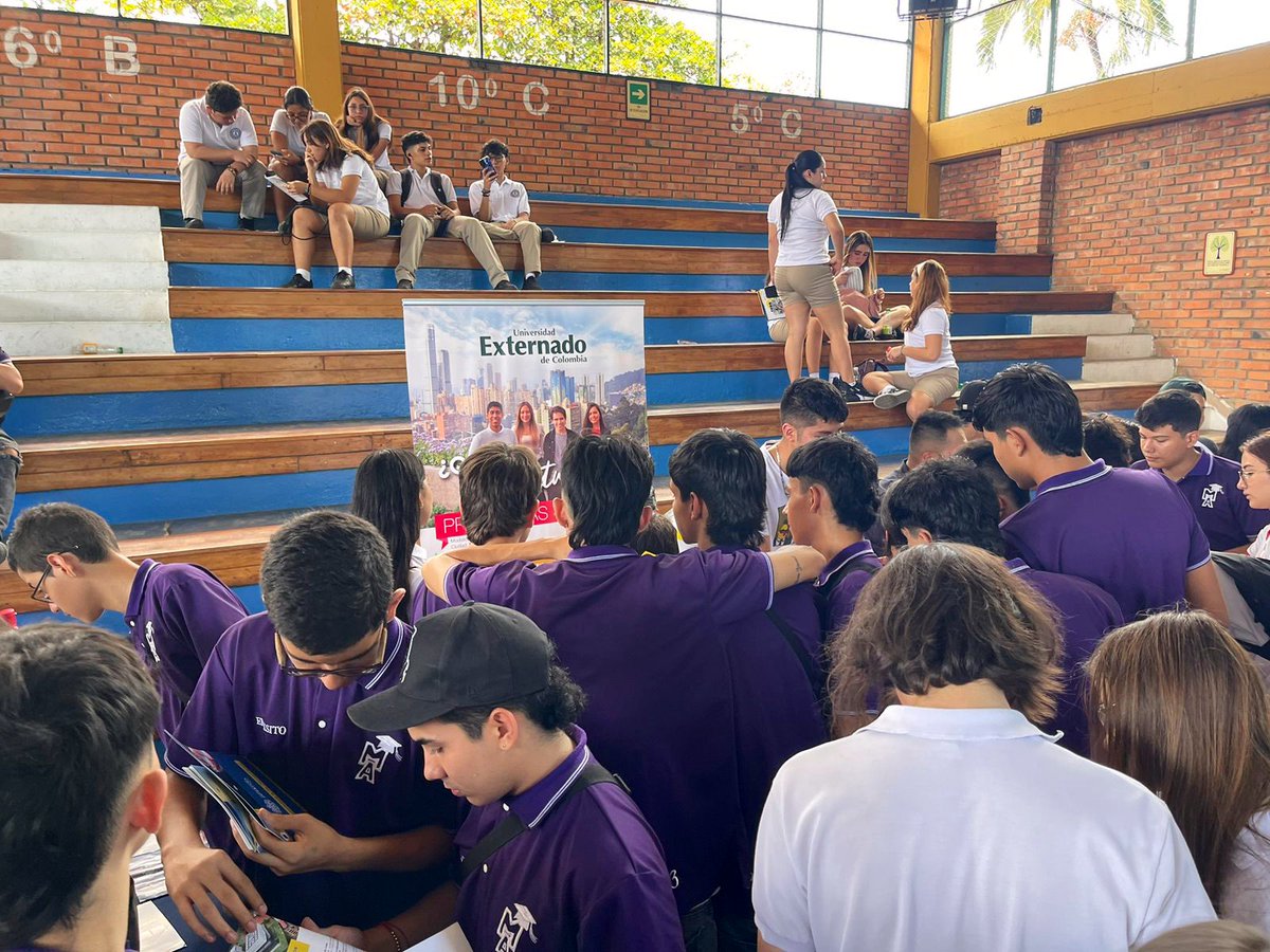 FIGRIExternado's tweet photo. 🤓A esta hora, nuestro profesor Jerónimo Delgado Caicedo @EstudiosAfrica representa a FIGRI en la Feria de colegios que en Cúcuta coordina @UExternado, seguimos trabajando por la educación de nuestros jóvenes. ¡FIGRI PRESENTE! 🧡 #YoSoyFIGRI @OrdonezGonzalo @Cereduardo https://t.co/mSLoxyKuQA