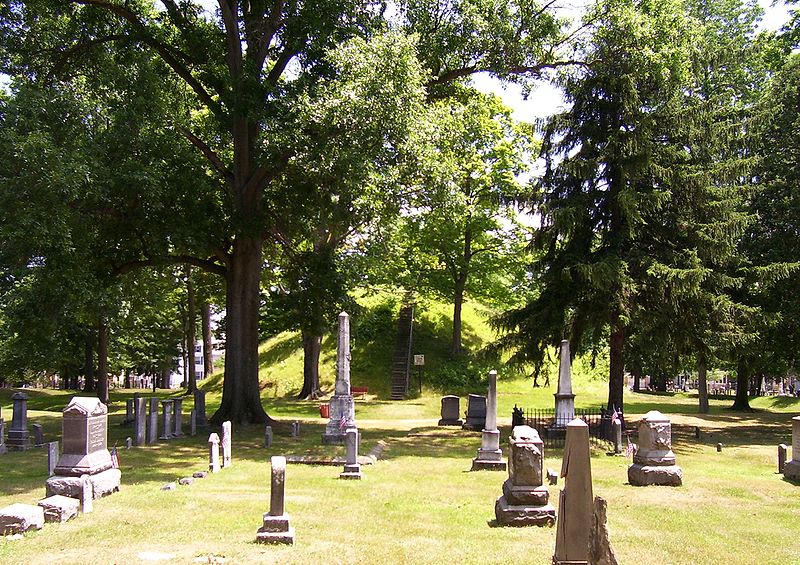 OHCHA1's tweet photo. #OHCHA #AppalachianOhioA-Z: In 1801, Mound Cemetery in #Marietta (#Washington Cty) was developed around the base of a prehistoric earthworks burial mound known as the Great Mound or Conus, built by ancient people. 
https://t.co/a36AinpbGL
#History Heritage #Culture #Nature https://t.co/C3GQkOFtAw