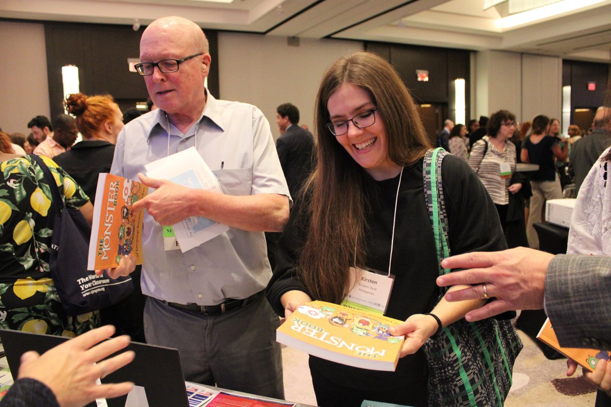 ELPrograms's tweet photo. Last night, the U.S. Department of State and English Language Programs celebrated the 180 Fellows starting their 2023-2024 fellowships abroad.  This year, Fellows will have 10-month projects in over 70 countries. 

#ExchangeOurWorld #LifeofaFellow https://t.co/FbZ6NZFdGn