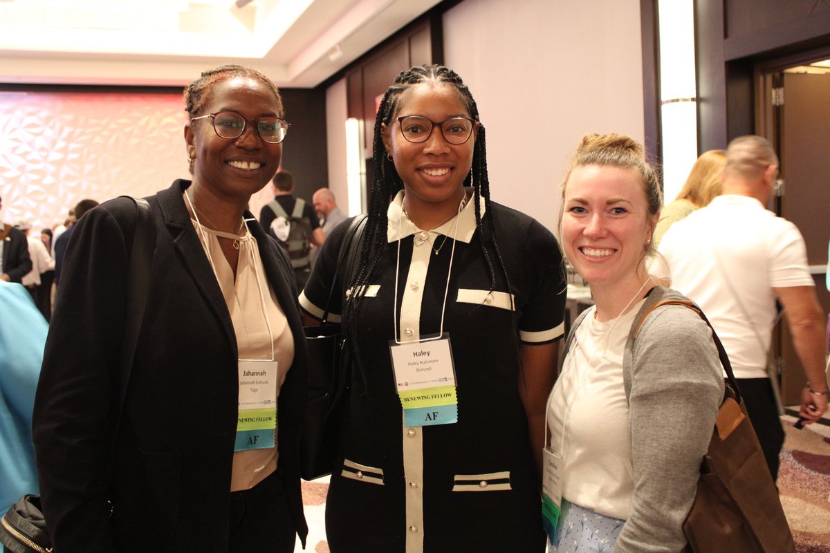 ELPrograms's tweet photo. Last night, the U.S. Department of State and English Language Programs celebrated the 180 Fellows starting their 2023-2024 fellowships abroad.  This year, Fellows will have 10-month projects in over 70 countries. 

#ExchangeOurWorld #LifeofaFellow https://t.co/FbZ6NZFdGn