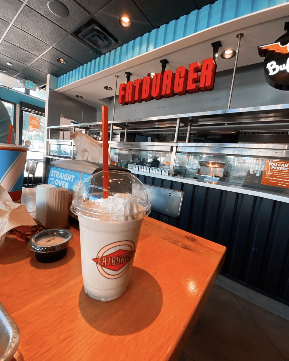 The best vegan milkshake I ever had in Beverly Hills 📍 Fat Burger