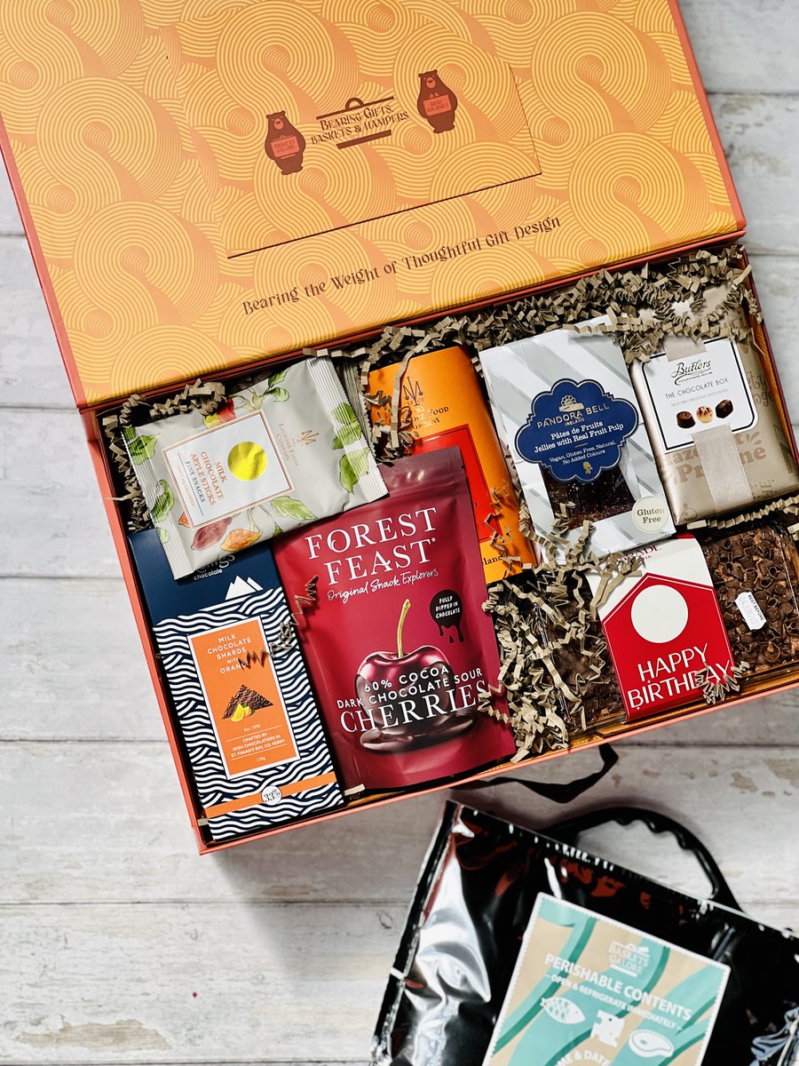 Today's Gift Basket Of The Day is the "Emerald Indulgence Irish Hamper"

ow.ly/8T3E50PsEhp

Follow &amp; RT to enter #prize draw to #win a Gift Basket. More info via our blog.

#dailydispatch #gifts #competition #giftbasketsrule #birthdayhampers #irishhampers