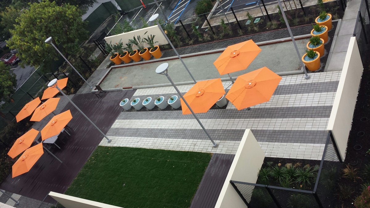 AtriaDesigns's tweet photo. The Umbrosa Paraflex is an innovative and versatile parasol system with a multi-tilt canopy, offering flexible shading solutions for outdoor spaces. 

It can be wall-mounted or used with a freestanding base, providing easy operation and space-saving design. https://t.co/EQGCweEm45
