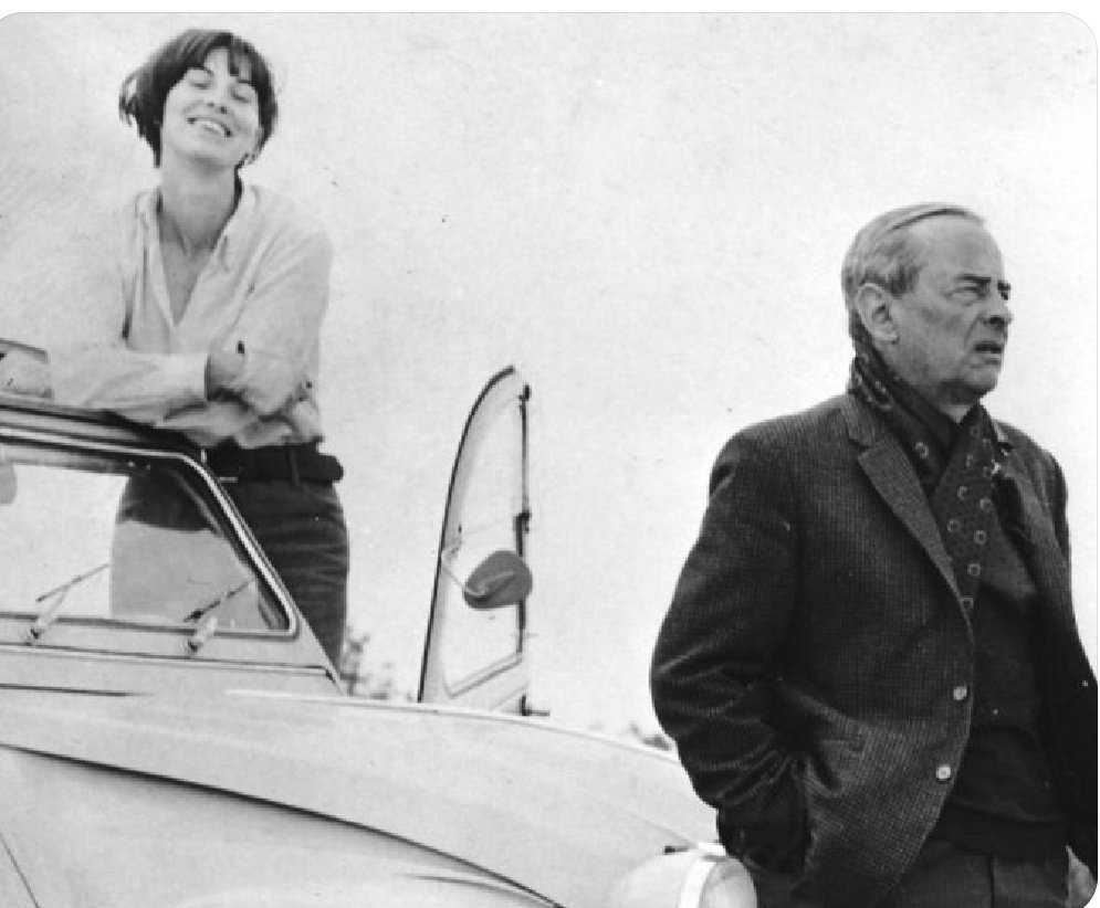 Letnapark's tweet photo. ABENDGRUß!💙💛

Ich will ein Ballon sein, aber an der Leine, eine Antenne, aber geerdet,
ich will fähig sein, mich in die gewöhnliche Sprache zu übersetzen. 

Witold #Gombrowicz *4.8.1904

[mit Rita #Labrosse &amp; #Ente 2CV] https://t.co/c67aWvUIQt