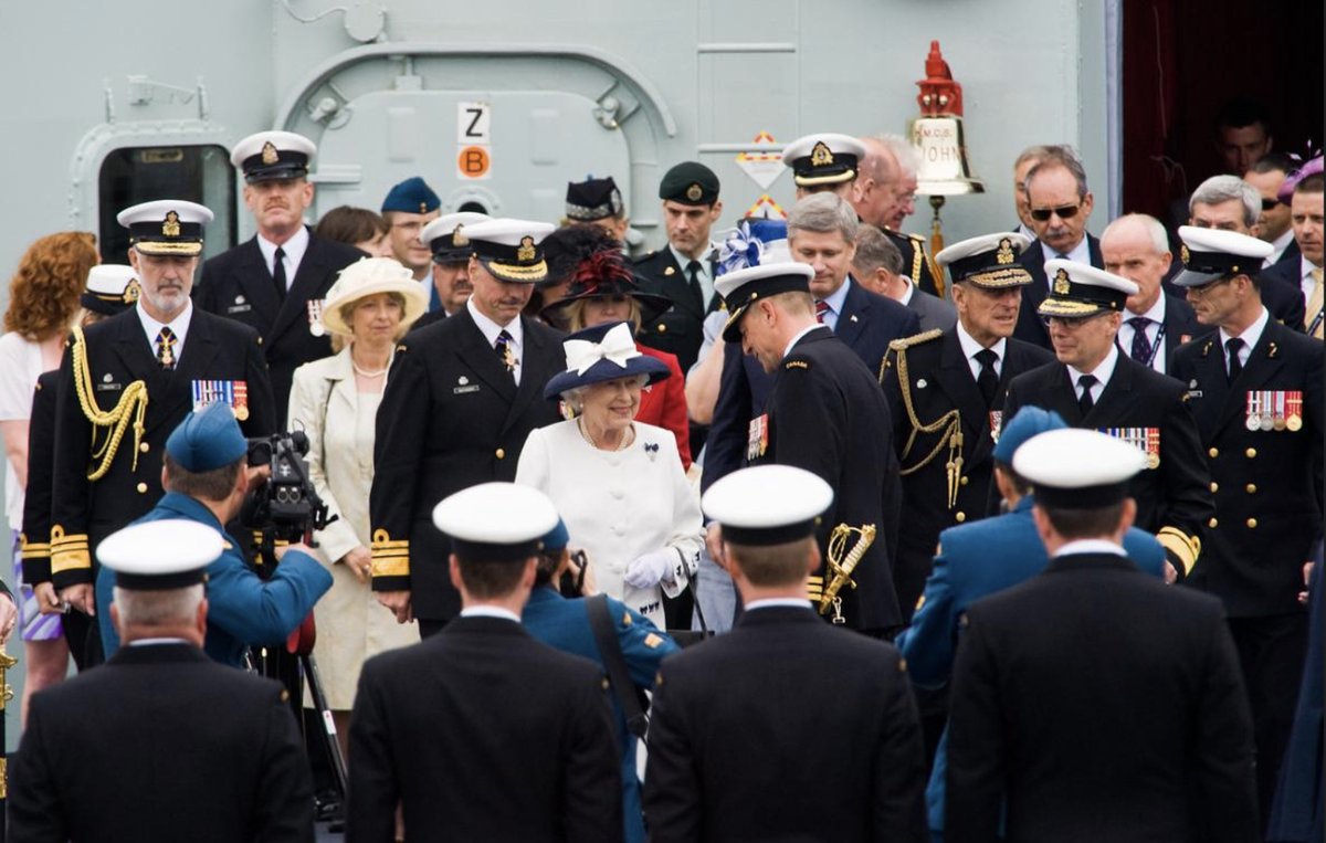 In 2010, Queen Elizabeth II attended the Royal Canadian Navy’s 100th Anniversary in Nova Scotia. The Queen was piped aboard HMCS St. John’s & given a royal salute, from there she inspected dozens of Canadian & foreign warships anchored in Halifax harbour. ⚓️🇨🇦

#cdnpoli #RCNavy