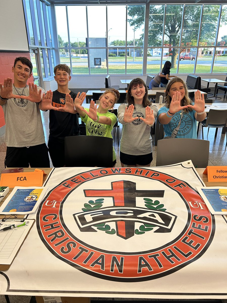 UTHS FCA had a table at freshman night last night. We had tons of new faces that expressed their interest for FCA. We can’t wait to see you all at our next meeting, on Tuesday, August 15th at 7 am!