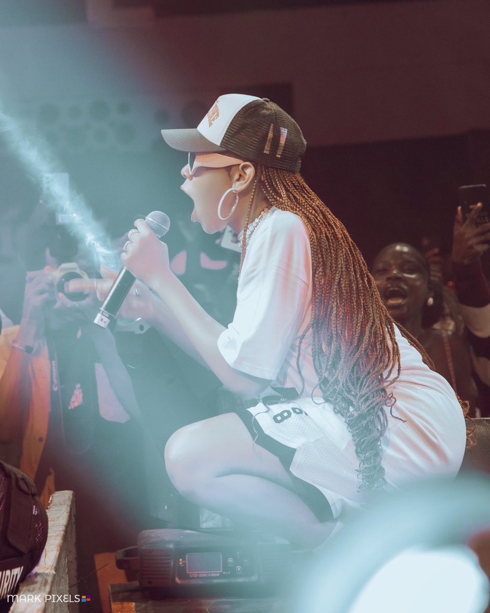 mark_pixels's tweet image. BIG DUTTY GIRL😍