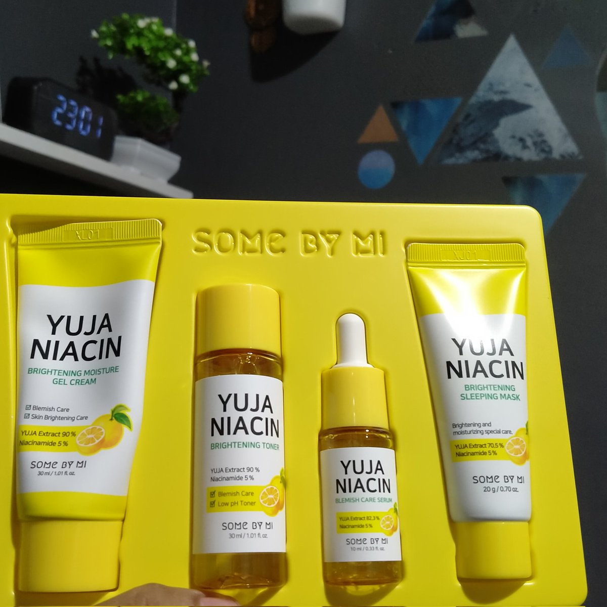 Wts// want to sell

Dijual preloved skincare
Retinol avoskin ampoule 100k
Avoskin your skin bare niacinamide 10% 40k
Some by me Yuja niacin kit 30 hari 100k(moist dipke sekali yg lain masih segel)
Bisa CO lewat shopee yaa (gratong)

t.serum toner moist sleeping mask 
#zonauang