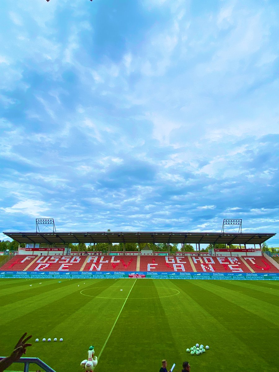 chribenesch's tweet photo. #FussballGehoertDenFans @FSVZwickau @freie_presse #Regionalliga #Zwickau https://t.co/PV35dVFgaC