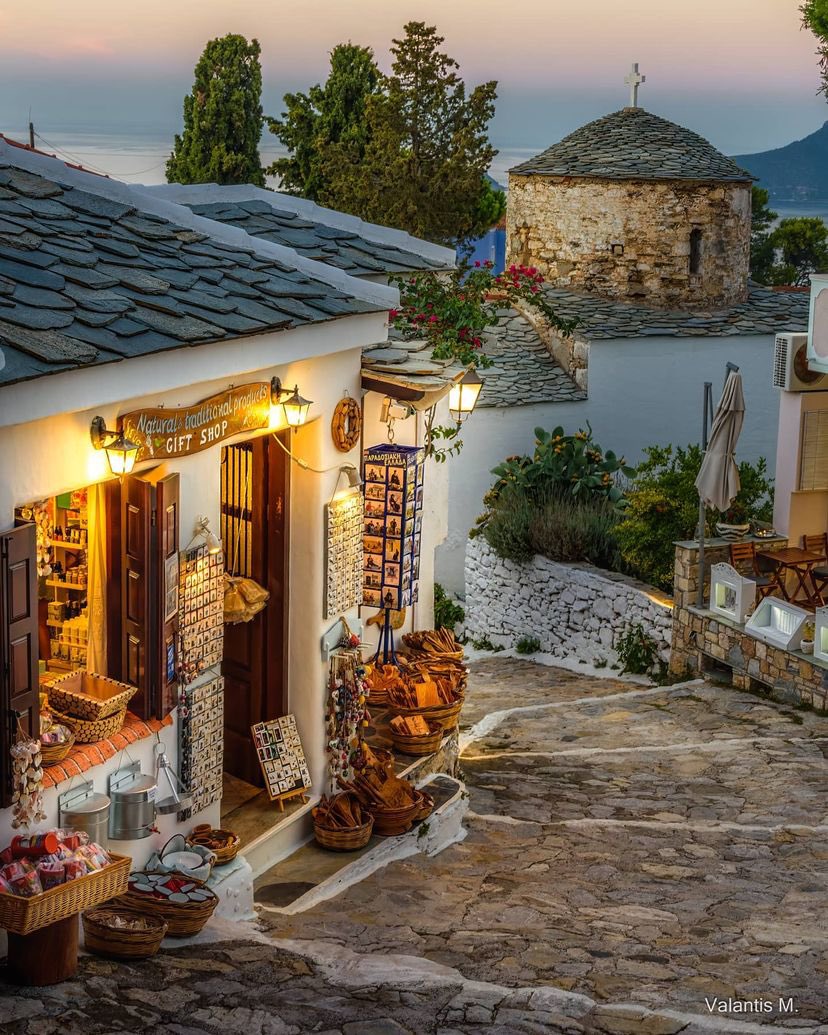 archi_tradition's tweet photo. Alonnisos, Greece 🇬🇷 https://t.co/fDNqqrmsMd