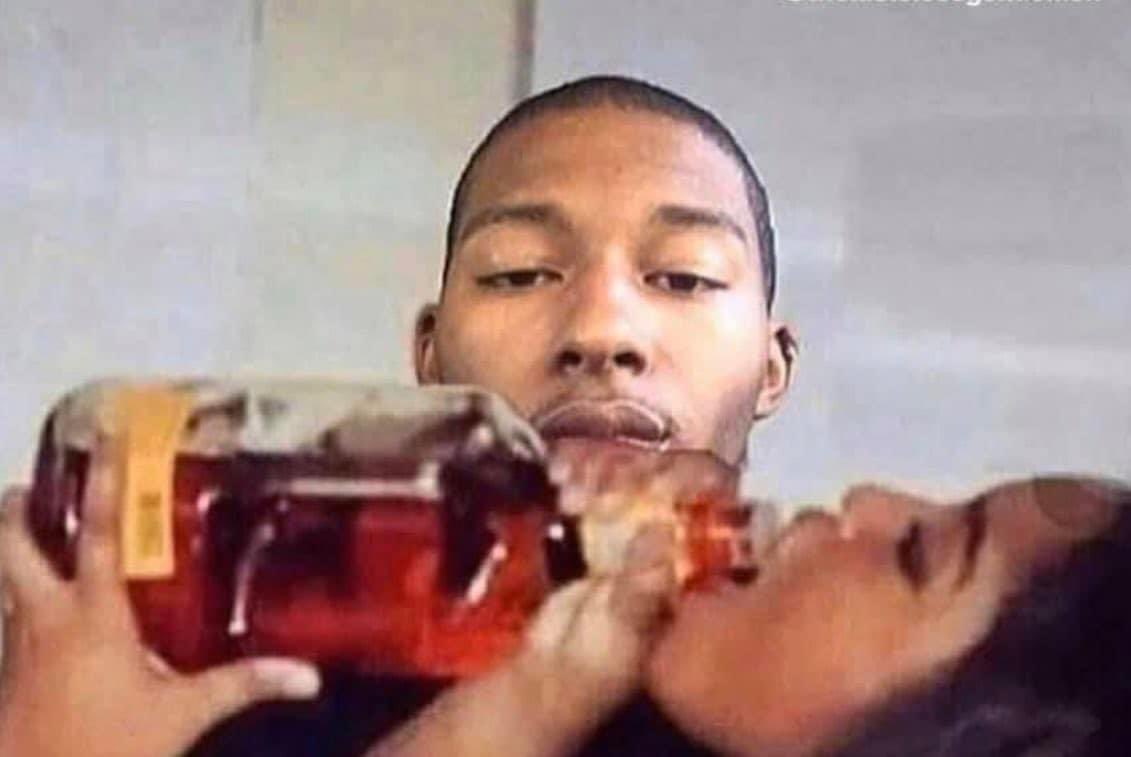 my man watching me drink knowing I can’t handle my liquor and it’s finna be a long night🤣