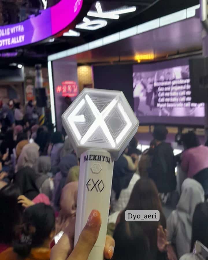DiheSoo_12's tweet photo. HAPPY 9th ANNIVERSARY EXO-L🎉
Trimakasih untuk diriku untuk tetap disini sampai sekarang dengan cobaan yang ada bersama exo,dan trimakasih untuk erii selalu ada bersama Exo❤
#StayWithExo
#9YearsWithEXOLove
#L1485ForEternity
#HappyEXOLday
@weareoneEXO @B_hundred_Hyun https://t.co/CIrwqh6zKc