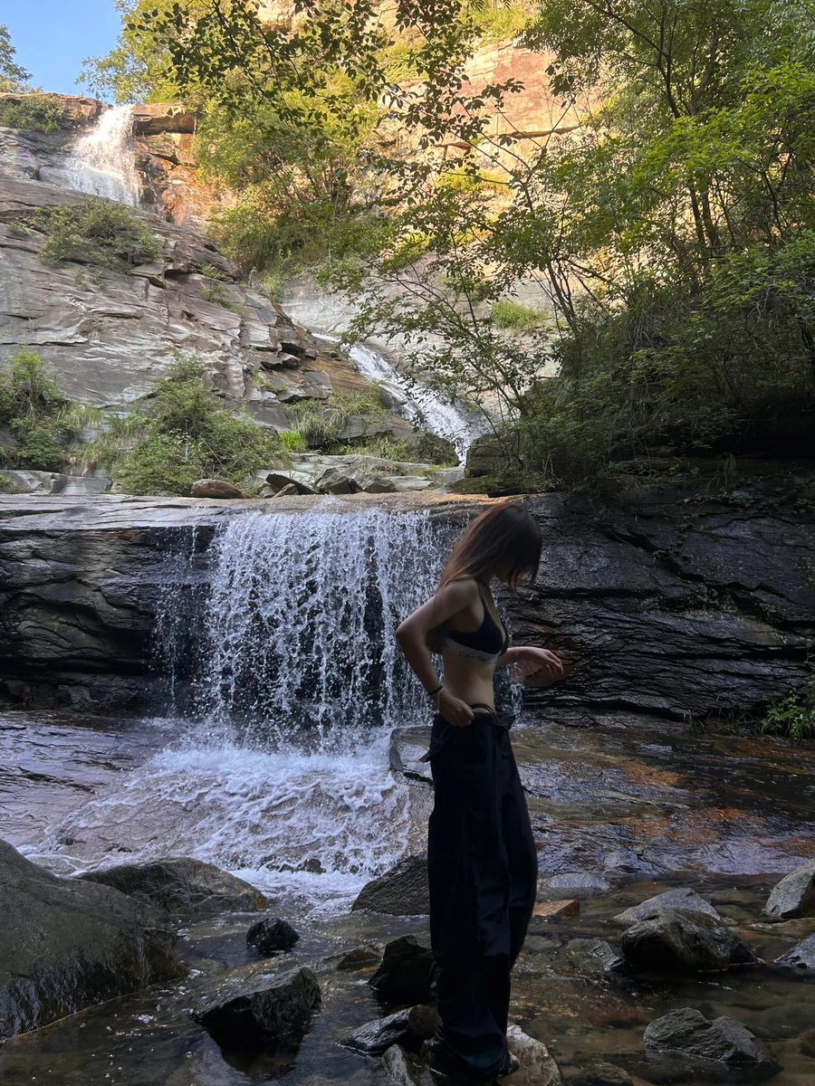 daversifier's tweet image. You can guess which one is me 😆 #hiking #enjoying life #nature #forest #creek #hiking #hobbies #adventure #bikini #climbing