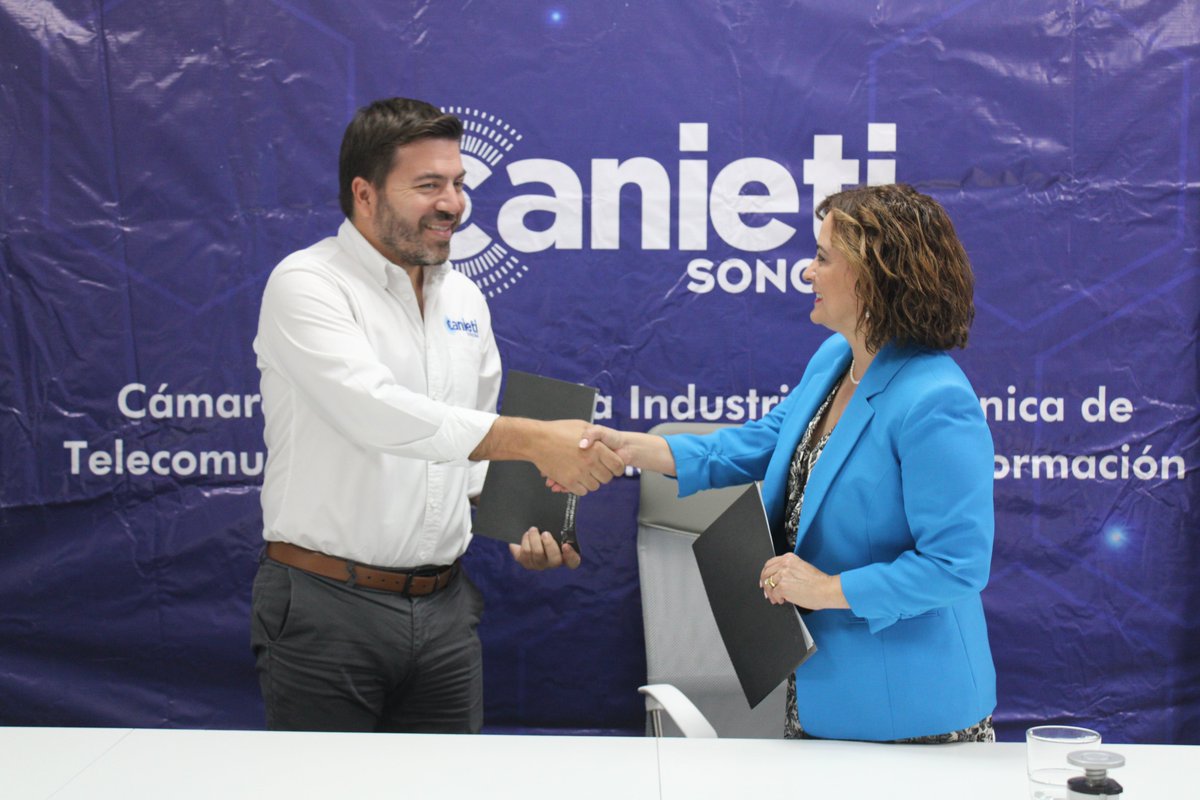 Canietisonora's tweet photo. CANIETI Sonora y Tecmilenio Sonora celebraron la firma de un convenio de colaboración para fortalecer la formación académica profesional y el desarrollo económico empresarial de la región 

https://t.co/MG1yk5yZMY https://t.co/UdgceiInLu