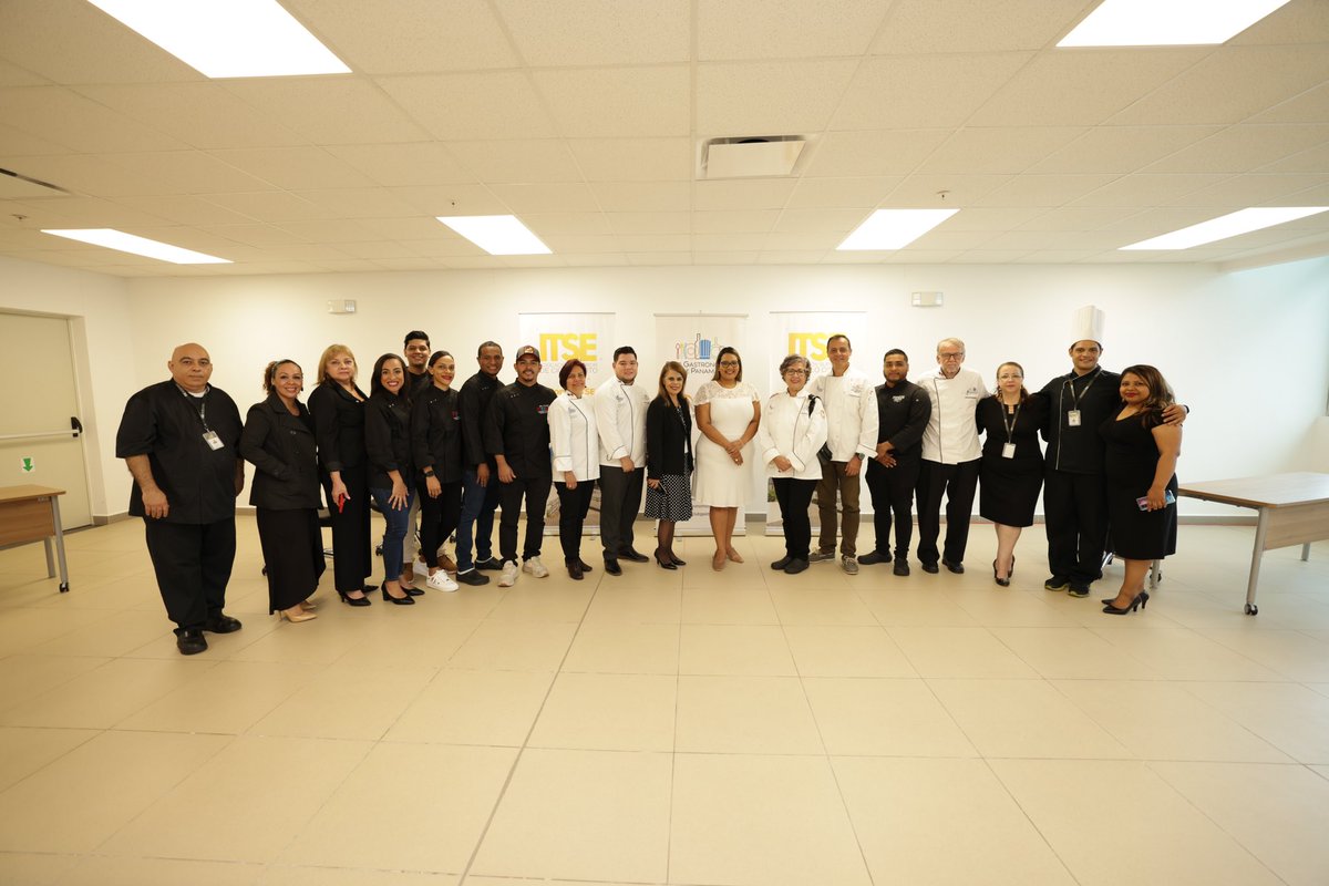 ITSEpma's tweet photo. 3 convenios, 1 propósito: abrir las puertas de las cocinas del ITSE a Panamá 🧑‍🍳

El día de ayer firmamos convenios de cooperación con Panamá Film House S.A, el Club Gastronómico de Panamá y la Asociación de Pasteleros y Panaderos de Panamá. 🍰🧁👩‍🍳🍳🥘 https://t.co/qLM0Yf0reJ