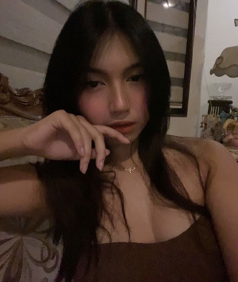 selena tweet media
