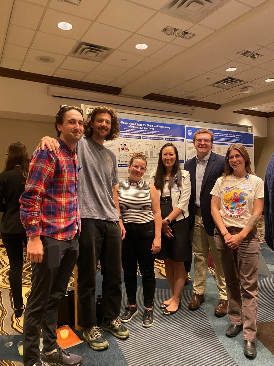 Great job Jonathan Louis from #UIUC #Bioengineering presenting at the #MayoClinic Summer Undergraduate Research Fellowship (SURF) poster session. Impressive poster session with 110 posters. Thanks to grad students Mallory and Carter from #MontanaState for showing Jon the ropes!💙