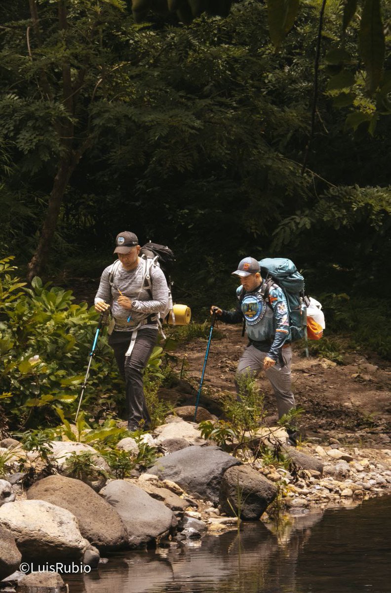 Siemprealfrent3's tweet photo. #Nicaragua 
Hermosos paisajes. 🤩
Desde la Meseta de Hato Grande, Juigalpa-Chontales.🤩⛺

👉🏼 Donde podemos disfrutar de una gran aventura en Senderismo y un chapuzón en las Piscinas Naturales. 🚶🏻‍♂️🚶🏻‍♀️🏊🏻‍♂️🏊🏻‍♀️
#HatoGrande
#NicaraguaFascinanteIrresistible https://t.co/xE2MXDvF79