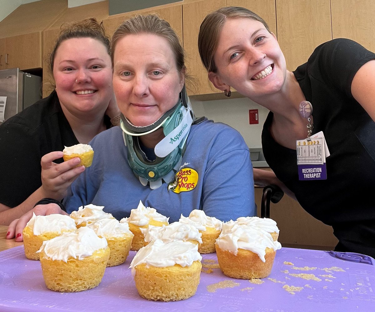 #Occupationaltherapist Sam & #recreationtherapist Abigail helped Donna work on improving her hand function and practice kitchen safety while baking lemon cupcakes🍋🧁 YUM! #occupationaltherapy #recreationtherapy #baking