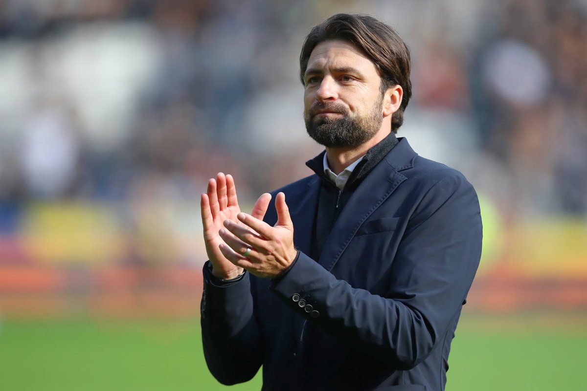 In injury time of the 2nd half, Southampton had 95% possession.

That’s how you time-waste in style.

#SaintsFC